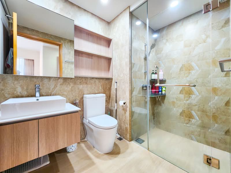 The Vales, , 3 Bedrooms, 904 sqft, Condominium For Sale, by Diana Teow, 500240827 - Bathroom - PropertyGuru.com.sg