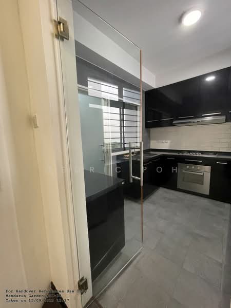 Mandarin Gardens, 5 Siglap Road, 2 Bedrooms, 829 sqft, Condominium For Rent, by Tedric Poh, 500240838 - Kitchen - PropertyGuru.com.sg