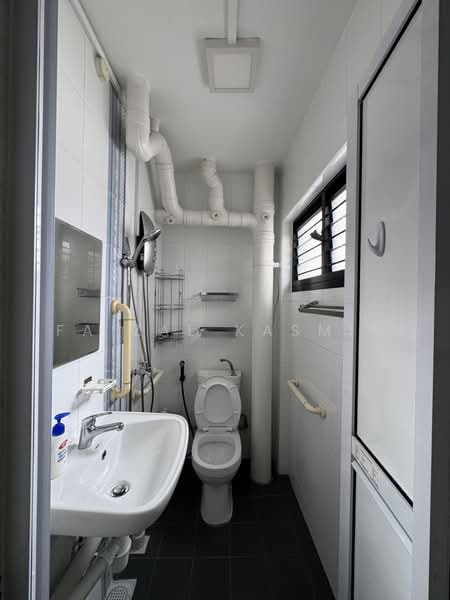 742 Bedok Reservoir Road, 742 Bedok Reservoir Road, Bedok / Upper East Coast, Room Rental, 100 sqft, HDB Flat For Rent, by Faizal Kasmin, 500240849 - Bathroom - PropertyGuru.com.sg