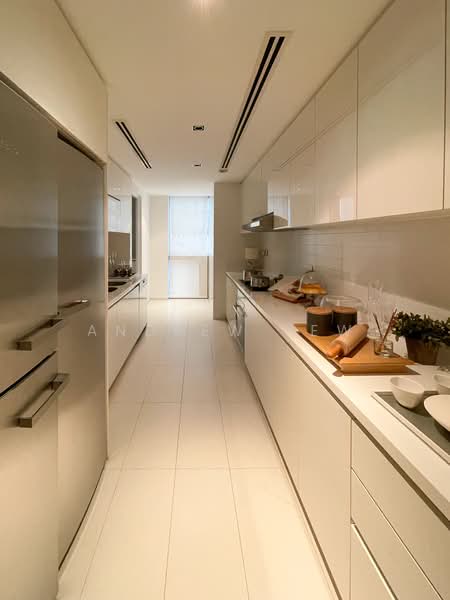 One Shenton, 1 Shenton Way, 4 Bedrooms, 5,350 sqft, Condominium For Sale, by Andrew Yew, 500240867 - Kitchen - PropertyGuru.com.sg