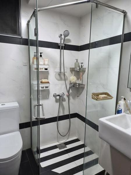 Symphony Suites, 1 Yishun Close, 3 Bedrooms, 786 sqft, Condominium For Sale, by Jaclyn Chua, 500240874 - Bathroom - PropertyGuru.com.sg
