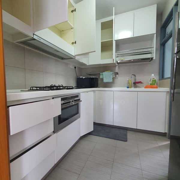 Viz at Holland, 221 Queensway, 3 Bedrooms, 947 sqft, Condominium For Sale, by Rini Teo, 500240876 - Kitchen - PropertyGuru.com.sg