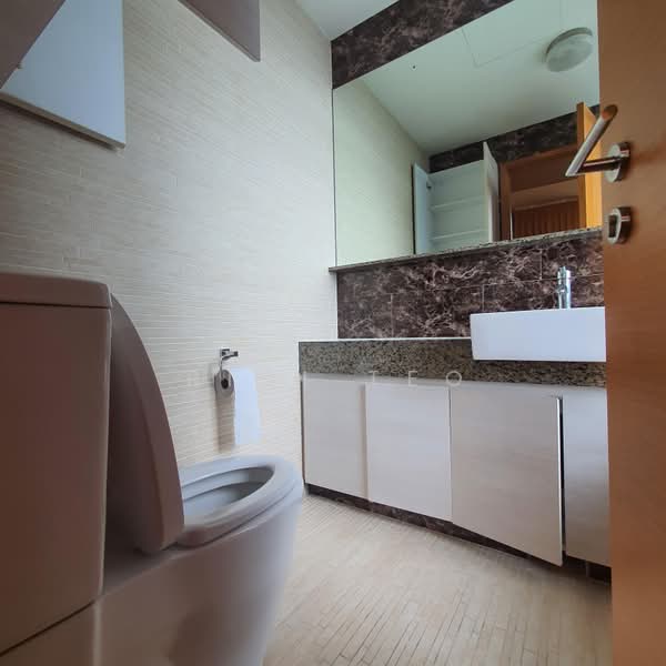 Viz at Holland, 221 Queensway, 3 Bedrooms, 947 sqft, Condominium For Sale, by Rini Teo, 500240876 - Bathroom - PropertyGuru.com.sg