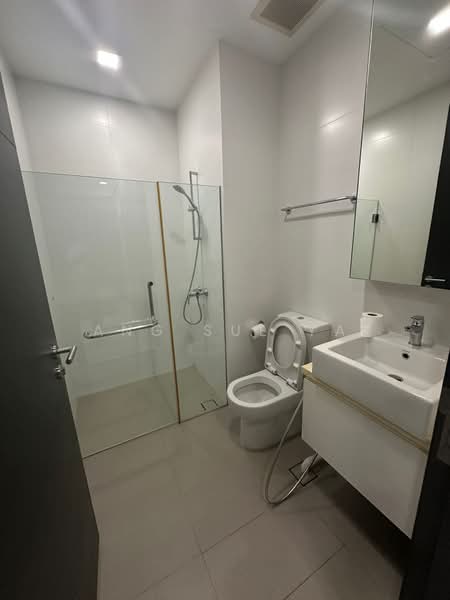 10 Shelford, 10 Shelford Road, 1 Bedroom, 431 sqft, Apartment For Sale, by Ang Sue Ya, 500240885 - Bathroom - PropertyGuru.com.sg