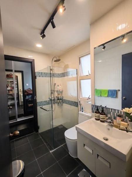 Villa Verde, Verde Grove, Dairy Farm / Bukit Panjang / Choa Chu Kang, 5 Bedrooms, 3,200 sqft, Terraced House For Sale, by Aaron Chng, 500240897 - Bathroom - PropertyGuru.com.sg