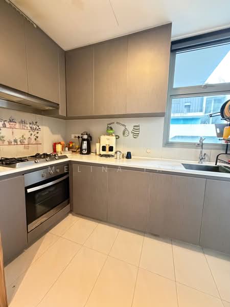 FLO Residence, Punggol Field Walk, 4 Bedrooms, 1,227 sqft, Condominium For Rent, by Melina Yap, 500240898 - Kitchen - PropertyGuru.com.sg