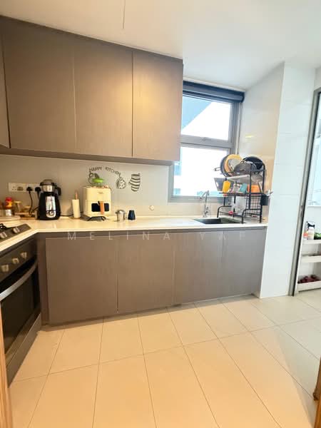 FLO Residence, Punggol Field Walk, 4 Bedrooms, 1,227 sqft, Condominium For Rent, by Melina Yap, 500240898 - Kitchen - PropertyGuru.com.sg