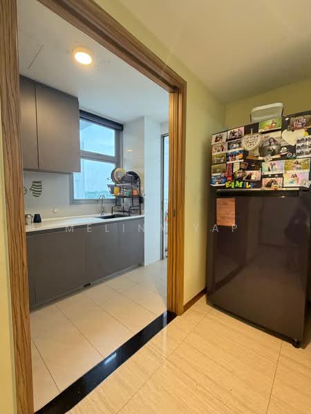 FLO Residence, Punggol Field Walk, 4 Bedrooms, 1,227 sqft, Condominium For Rent, by Melina Yap, 500240898 - Kitchen - PropertyGuru.com.sg
