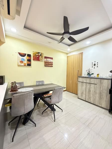 FLO Residence, Punggol Field Walk, 4 Bedrooms, 1,227 sqft, Condominium For Rent, by Melina Yap, 500240898 - Dining Room - PropertyGuru.com.sg
