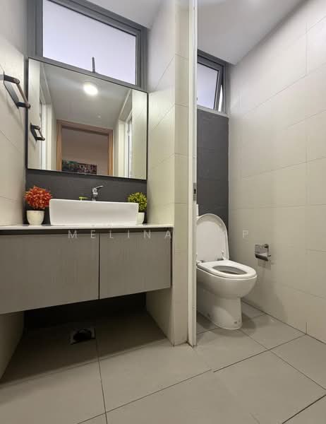 FLO Residence, Punggol Field Walk, 4 Bedrooms, 1,227 sqft, Condominium For Rent, by Melina Yap, 500240898 - Bathroom - PropertyGuru.com.sg