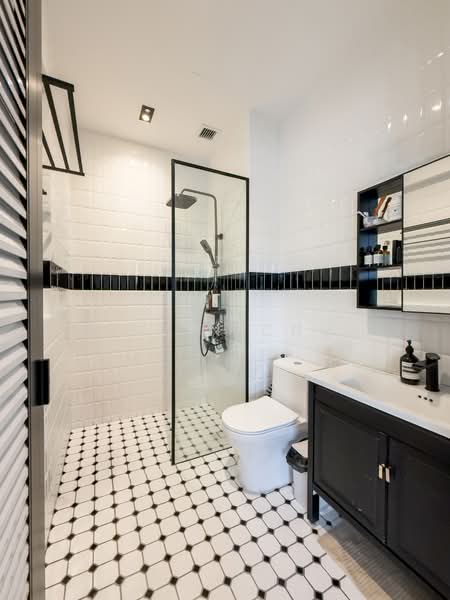 The Promenade @ Pelikat, 183 Jalan Pelikat, 3 Bedrooms, 1,389 sqft, Condominium For Sale, by Kelvin Chua, 500240904 - Bathroom - PropertyGuru.com.sg
