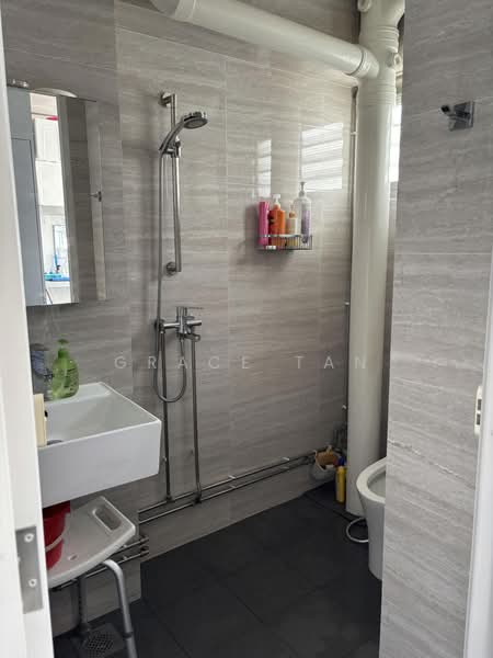 40 Sims Drive, 40 Sims Drive, Room Rental, 40 sqft, HDB Flat For Rent, by Grace Tan, 500240913 - Bathroom - PropertyGuru.com.sg