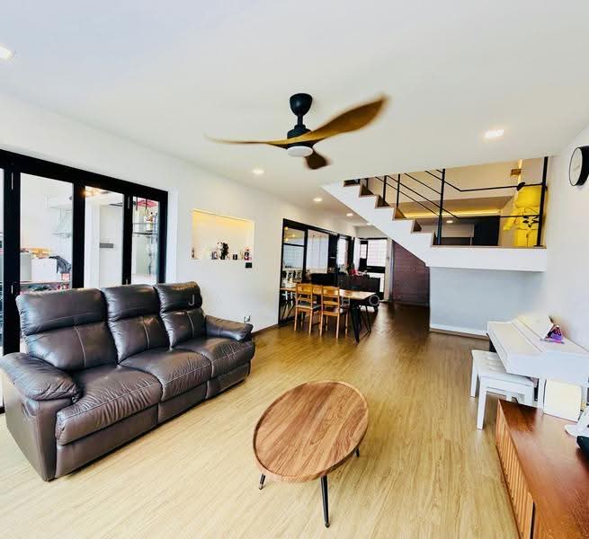867A Tampines Street 83, 867A Tampines Street 83, 3 Bedrooms, 1,571 sqft, HDB Flat For Sale, by Jassy Ho, 500240932 - Living Room - PropertyGuru.com.sg
