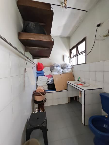 Jalan Bangsawan / Opera Estate / Swan Lake Avenue / Fidelio Street / Aida Street Semi-D, Jalan Bangsawan / Opera Estate / Swan Lake Avenue / Fidelio Street / Aida Street, 6 Bedrooms, 4,000 sqft, Semi-Detached House For Sale, by Jeff Tee (尚洋), 500240940 - Bathroom - PropertyGuru.com.sg