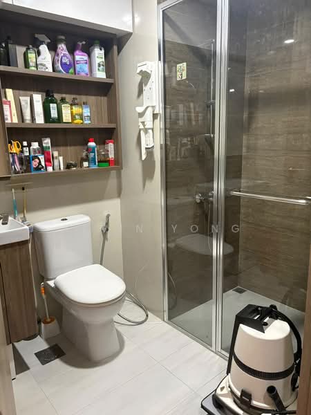 Sol Acres, 8 Choa Chu Kang Grove, 3 Bedrooms, 1,066 sqft, Condominium For Sale, by Kevin Yong, 500240956 - Master Bathroom - PropertyGuru.com.sg