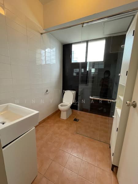 Riverwalk Apartments, 20 Upper Circular Road, 2 Bedrooms, 1,259 sqft, Apartment For Sale, by Winny Tunardy, 500240963 - Bathroom - PropertyGuru.com.sg