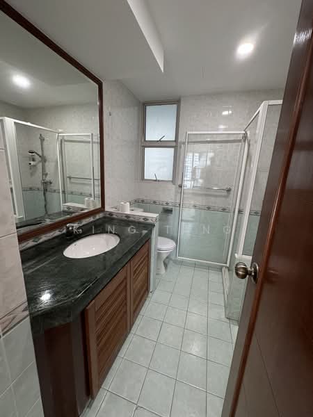 Northoaks, 20 Woodlands Cresent, 3 Bedrooms, 1,216 sqft, Condominium For Sale, by King Tang, 500240993 - Bathroom - PropertyGuru.com.sg