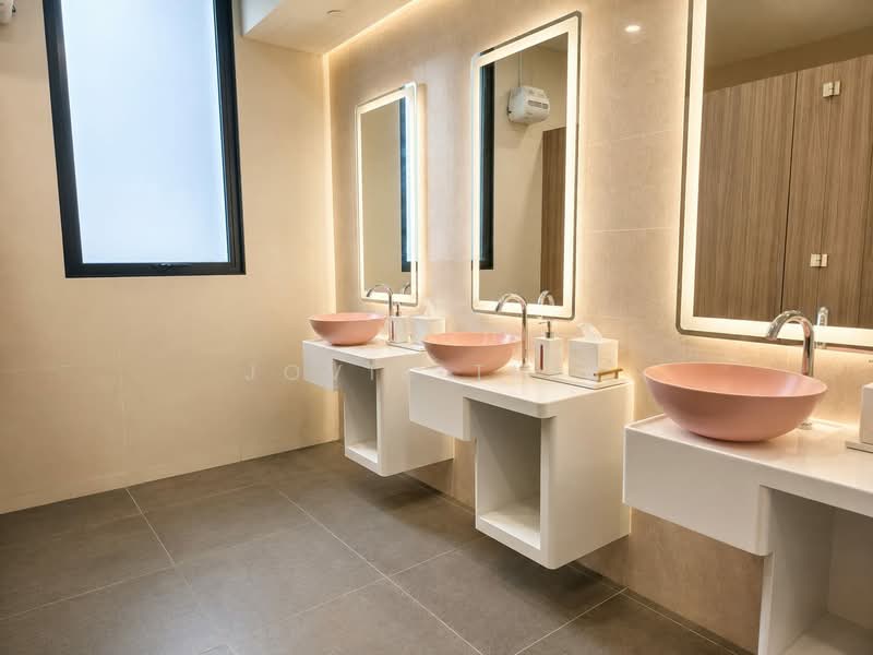 Grade A Office Along Anson Road in District 2, Anson Road/ Tanjong Pagar Road/ Shenton Way, Chinatown / Tanjong Pagar, 2,668 sqft, Business / Science Park For Rent, by Jovis Thia, 500241000 - Bathroom - CommercialGuru.com.sg