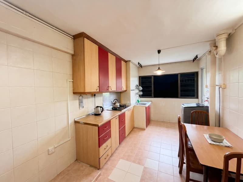 71 Bedok South Road, 71 Bedok South Road, 2 Bedrooms, 721 sqft, HDB Flat For Sale, by Vanessa Owh, 500241003 - Kitchen - PropertyGuru.com.sg