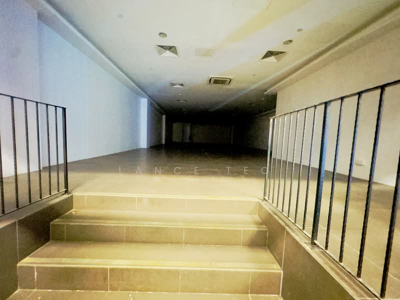 Retail or FnB Space Near Rocher Mrt, Beach Road / Bugis / Rochor, 2,562 sqft, Mall Shop For Rent, by Lance Teo, 500241008 - Corridor - CommercialGuru.com.sg