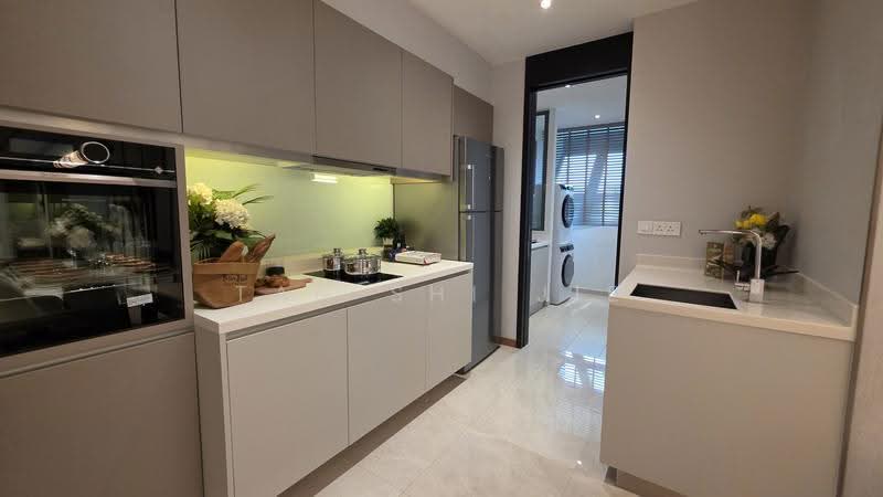 Concourse Skyline, 300 Beach Road, Beach Road / Bugis / Rochor, 3 Bedrooms, 1,668 sqft, Condominium For Sale, by Tan Shi Jie, 500241036 - Kitchen - PropertyGuru.com.sg