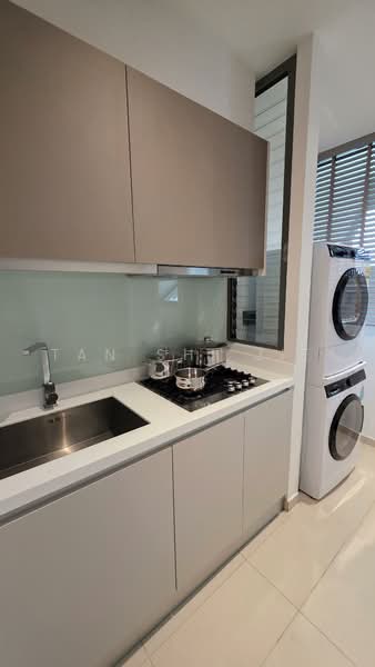 Concourse Skyline, 300 Beach Road, Beach Road / Bugis / Rochor, 3 Bedrooms, 1,668 sqft, Condominium For Sale, by Tan Shi Jie, 500241036 - Kitchen - PropertyGuru.com.sg
