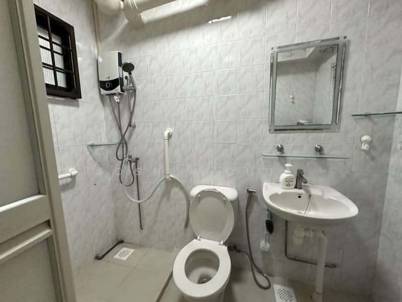 663D Jurong West Street 65, 663D Jurong West Street 65, 3 Bedrooms, 1,184 sqft, HDB Flat For Sale, by Joshua Chua, 500241116 - Bathroom - PropertyGuru.com.sg