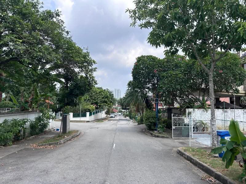 Single-storey Landed House at Serangoon Garden, Hougang / Punggol / Sengkang, 3 Bedrooms, 1,000 sqft, Semi-Detached House For Sale, by Vincent Wong 黄道平, 500241119 - Exterior - PropertyGuru.com.sg