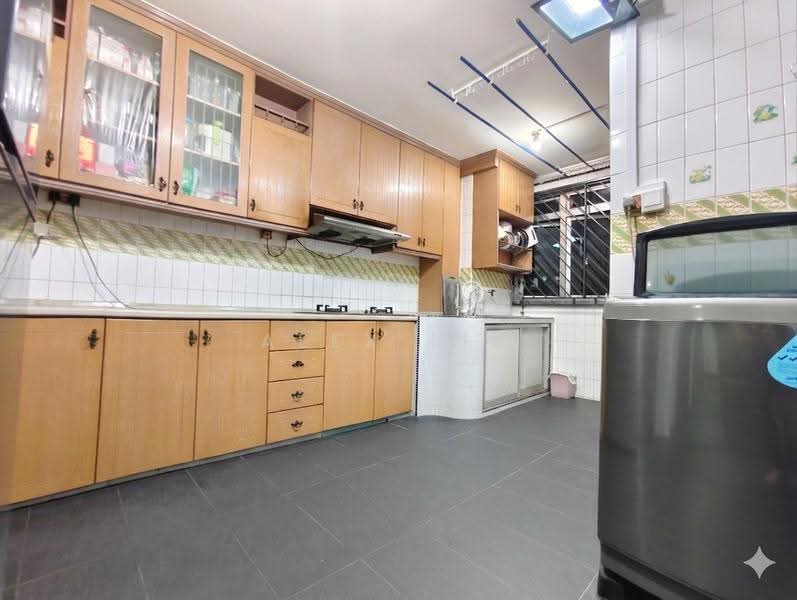 746 Jurong West Street 73, 746 Jurong West Street 73, 3 Bedrooms, 1,119 sqft, HDB Flat For Sale, by Alex Lim, 500241139 - Kitchen - PropertyGuru.com.sg