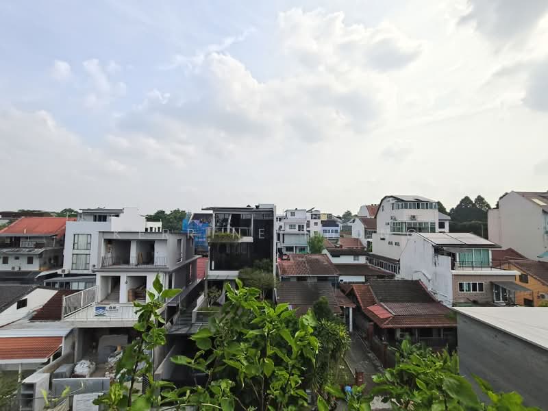 D27 Freehold Landed in Sembawang, Renovated! Jalan Sankam, Sembawang / Yishun, 5 Bedrooms, 4,834 sqft, Terraced House For Sale, by Kerrine Thong, 500241173 - PropertyGuru.com.sg