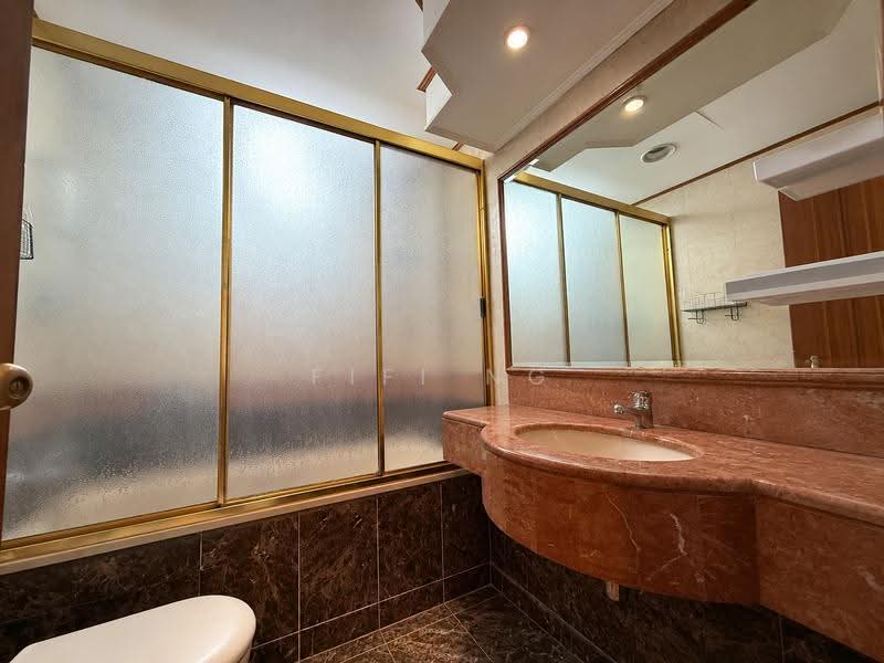 Spring Grove, 53 Grange Road, Tanglin / Holland / Bukit Timah, 4 Bedrooms, 1,668 sqft, Condominium For Sale, by FiFi Ng, 500241176 - Bathroom - PropertyGuru.com.sg