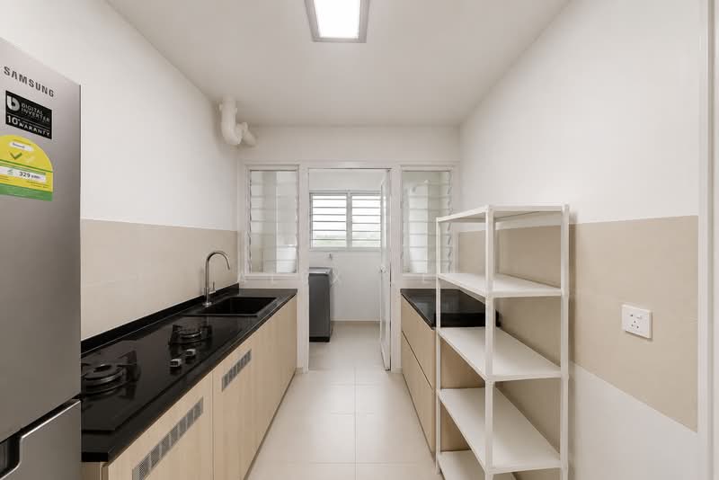 450D Bukit Batok West Avenue 6, 450D Bukit Batok West Avenue 6, 2 Bedrooms, 721 sqft, HDB Flat For Sale, by Alex Lee, 500241214 - Kitchen - PropertyGuru.com.sg
