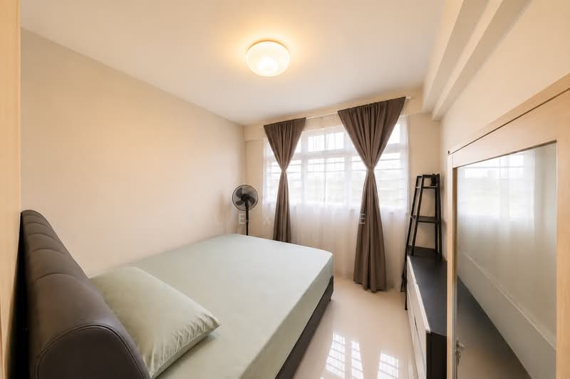450D Bukit Batok West Avenue 6, 450D Bukit Batok West Avenue 6, 2 Bedrooms, 721 sqft, HDB Flat For Sale, by Alex Lee, 500241214 - Bedroom - PropertyGuru.com.sg