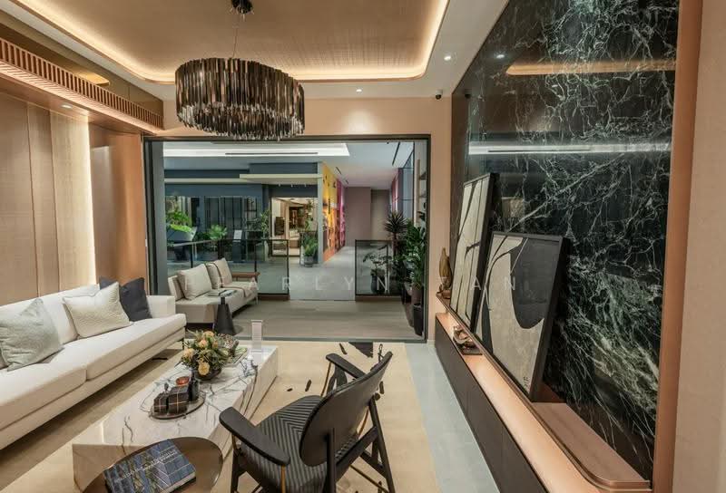 PARKTOWN Residence, Tampines Street 62, Pasir Ris / Tampines, 4 Bedrooms, 1,485 sqft, Condominium For Sale, by Pearlyn Tan, 500241215 - Living Room - PropertyGuru.com.sg