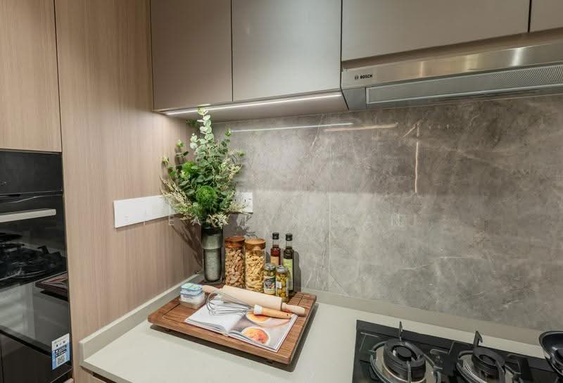 PARKTOWN Residence, Tampines Street 62, Pasir Ris / Tampines, 4 Bedrooms, 1,485 sqft, Condominium For Sale, by Pearlyn Tan, 500241215 - Kitchen - PropertyGuru.com.sg