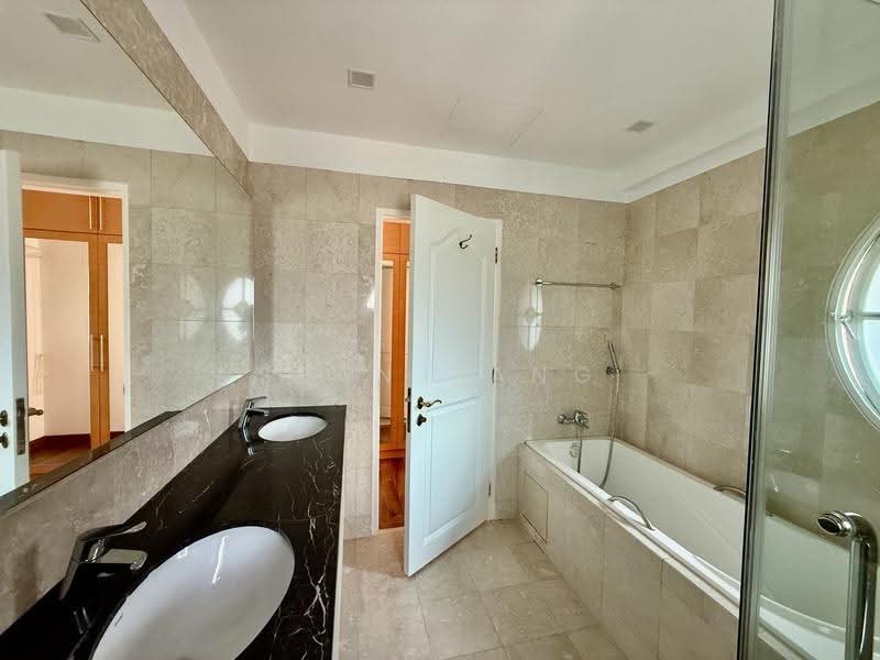 2 Storey Detached House @ Novena | Gentle Drive Vicinity, Newton / Novena, 5 Bedrooms, 7,382 sqft, Detached House For Rent, by Sean Pang, 500241221 - Bathroom - PropertyGuru.com.sg