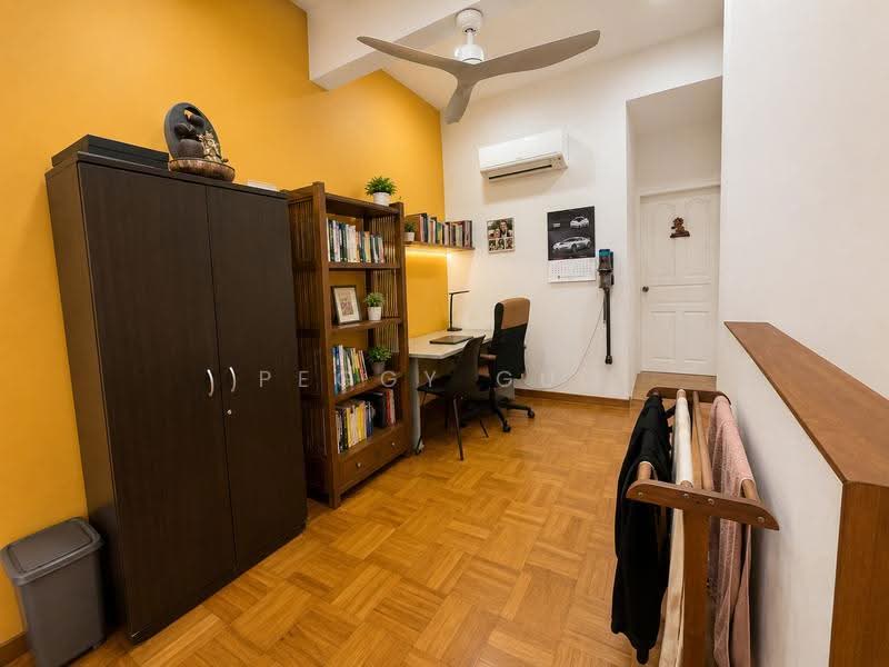 A&A Potential, 999 Yrs Inter Terrace @ Holland Grove, D10 ★Eminance Landed★, Holland Grove Rd/ Holland Rd/ Henry Park/Mount Sinai Dr/Jalan Jelita, 3 Bedrooms, 2,740 sqft, Terraced House For Sale, by Peggy Guo, 500241230 - Study - PropertyGuru.com.sg