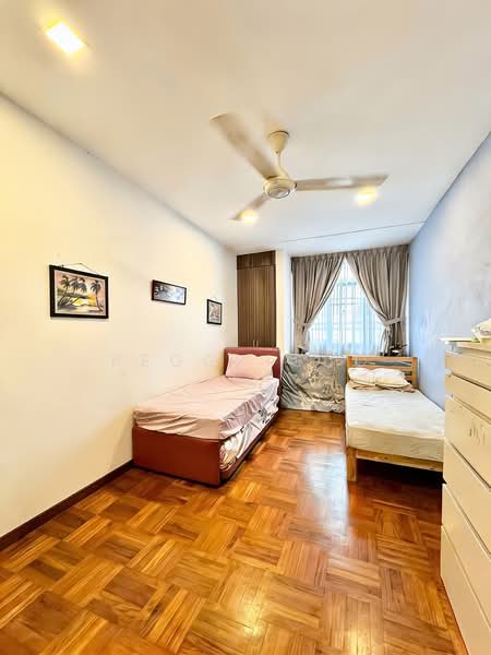 A&A Potential, 999 Yrs Inter Terrace @ Holland Grove, D10 ★Eminance Landed★, Holland Grove Rd/ Holland Rd/ Henry Park/Mount Sinai Dr/Jalan Jelita, 3 Bedrooms, 2,740 sqft, Terraced House For Sale, by Peggy Guo, 500241230 - Bedroom - PropertyGuru.com.sg