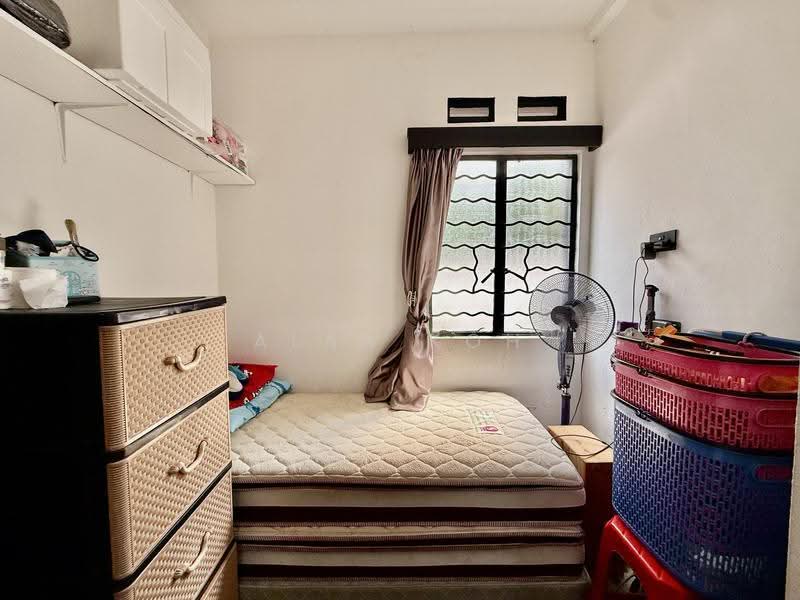 Semi-Detached at Telok Kurau. Tao Nan School. CHIJ Katong. Ngee Ann Primary, East Coast. Telok Kurau Road. Frankel Drive. Dunbar Walk. Coldstream Ave. Duku Rd. St Patrick's Rd, 4 Bedrooms, 1,800 sqft, Semi-Detached House For Sale, by Alan Koh, 500241238 - Bedroom - PropertyGuru.com.sg
