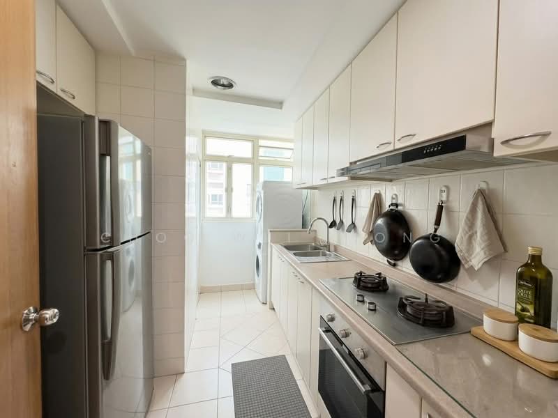 Burlington Square, 175B Bencoolen Street, 2 Bedrooms, 840 sqft, Apartment For Sale, by Choo Wei Kiong, 500241240 - Kitchen - PropertyGuru.com.sg