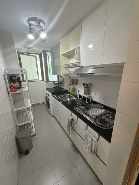 Casa Merah, 50 Tanah Merah Kechil Avenue, 2 Bedrooms, 958 sqft, Condominium For Rent, by Edward Fu, 500241243 - Kitchen - PropertyGuru.com.sg