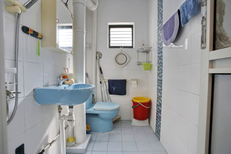 313 Woodlands Street 31, 313 Woodlands Street 31, 3 Bedrooms, 1,109 sqft, HDB Flat For Rent, by Johnny Chin, 500241259 - Bathroom - PropertyGuru.com.sg