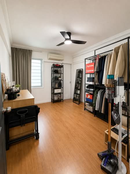379 Clementi Avenue 5, 379 Clementi Avenue 5, Buona Vista / West Coast / Clementi New Town, 2 Bedrooms, 882 sqft, HDB Flat For Sale, by Roy Ezra Koh, 500241267 - Bedroom - PropertyGuru.com.sg