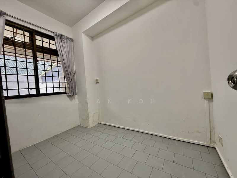 Semi-D near Kovan MRT. Mall. Banks. Eateries. Market, Kovan Rd. Highline Rd. Richard’s Ave. Flower Rd. Glasglow. Palm Grove, 5 Bedrooms, 2,000 sqft, Semi-Detached House For Rent, by Alan Koh, 500241270 - Interior - PropertyGuru.com.sg