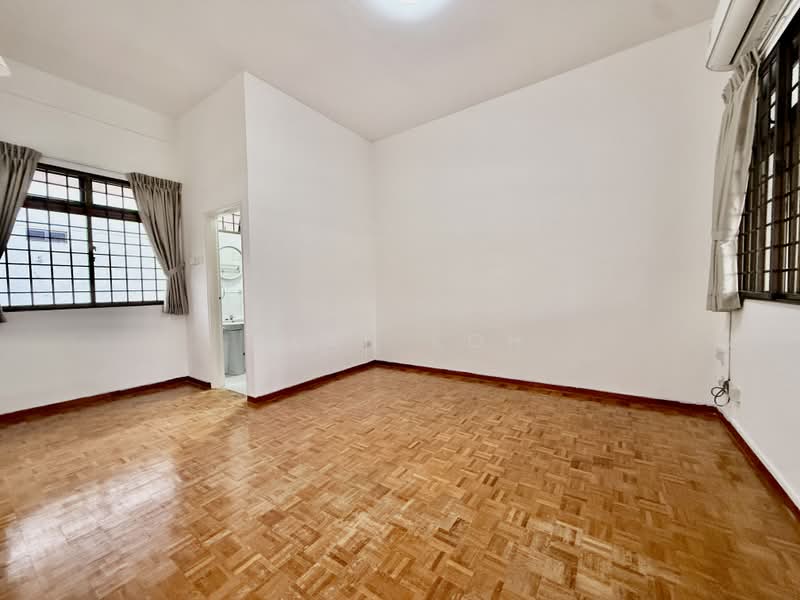 Semi-D near Kovan MRT. Mall. Banks. Eateries. Market, Kovan Rd. Highline Rd. Richard’s Ave. Flower Rd. Glasglow. Palm Grove, 5 Bedrooms, 2,000 sqft, Semi-Detached House For Rent, by Alan Koh, 500241270 - Interior - PropertyGuru.com.sg