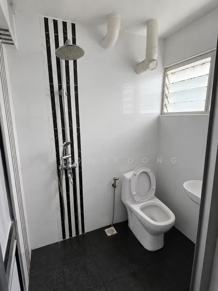 528 Jurong West Street 52, 528 Jurong West Street 52, Boon Lay / Jurong / Tuas, Room Rental, 100 sqft, HDB Flat For Rent, by Jason Foong, 500241279 - Bathroom - PropertyGuru.com.sg