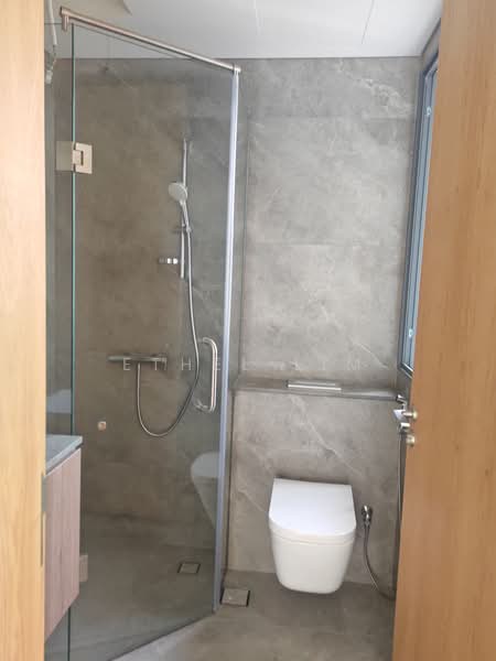 The Shorefront, 165A Jln. Loyang Besar, Changi Airport / Changi Village, 3 Bedrooms, 926 sqft, Apartment For Sale, by Ethel Lim, 500241300 - Bathroom - PropertyGuru.com.sg