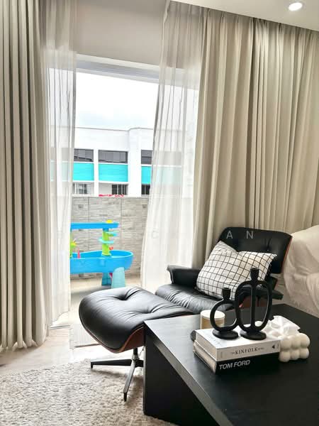 340 Jurong East Avenue 1, 340 Jurong East Avenue 1, 3 Bedrooms, 1,485 sqft, HDB Flat For Sale, by Patrick Tan, 500241304 - Living Room - PropertyGuru.com.sg