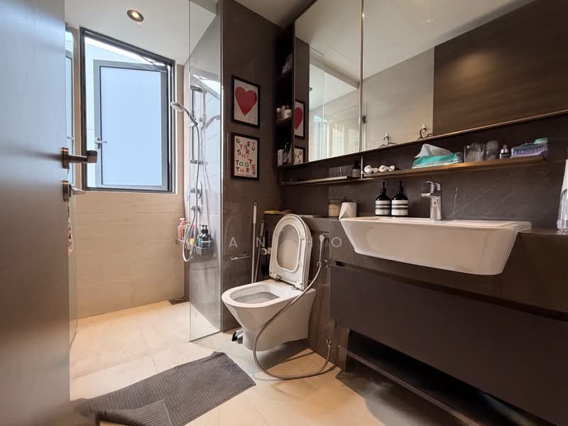 The Florence Residences, 91 Hougang Avenue 2, 3 Bedrooms, 1,281 sqft, Condominium For Sale, by Ian Ho, 500241306 - Bathroom - PropertyGuru.com.sg