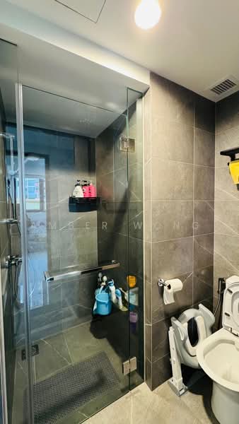 Riverfront Residences, 41 Hougang Avenue 7, Hougang / Punggol / Sengkang, 2 Bedrooms, 721 sqft, Condominium For Sale, by Amber Wong, 500241308 - Bathroom - PropertyGuru.com.sg